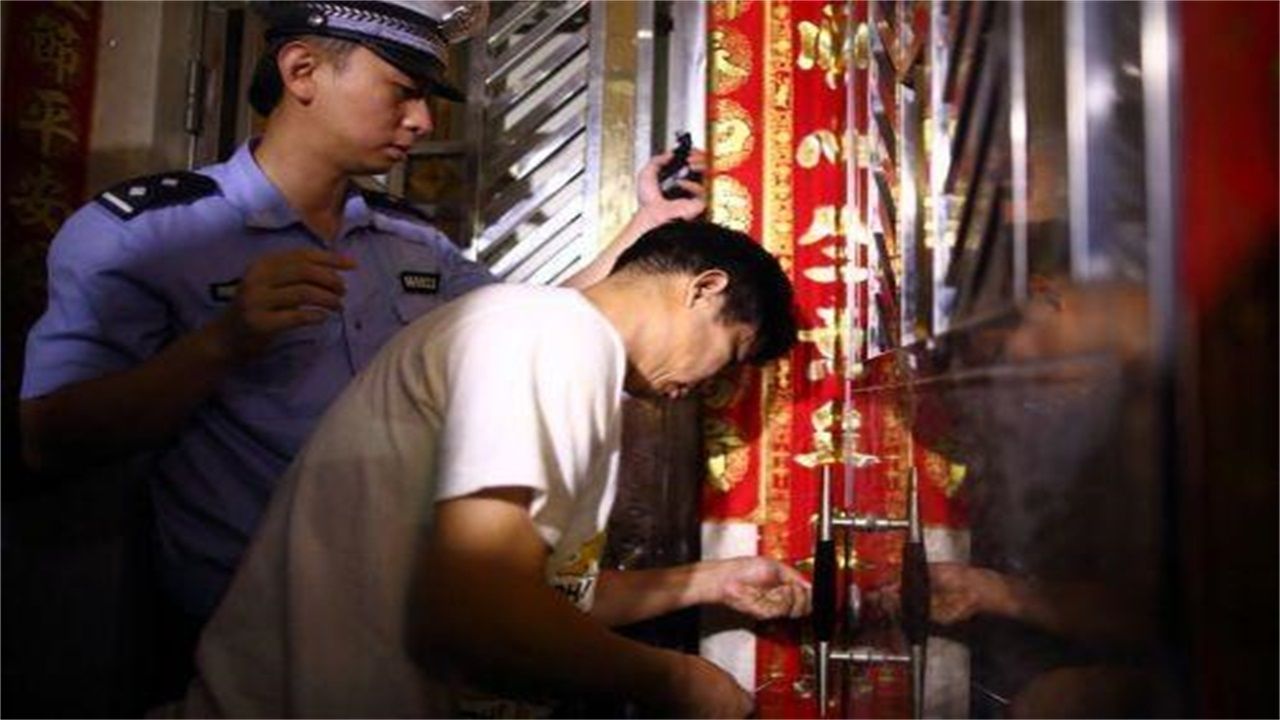 汕尾请开锁师傅开了锁后，师傅为什么一般都不进门，就算主人请也不进去？